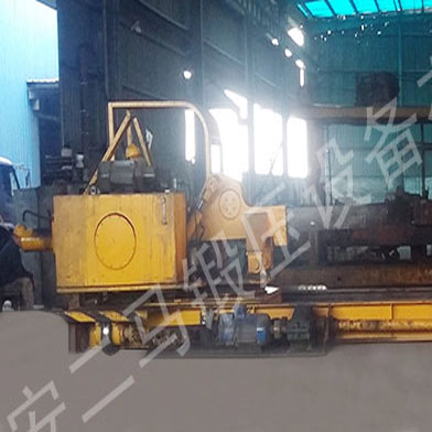 有軌鍛造裝取料機